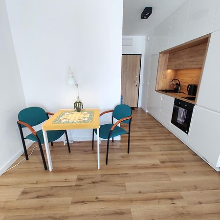 Appartamento Uroczy Apartament Z Miejscem Na Auto W Garazu Varsavia Esterno foto