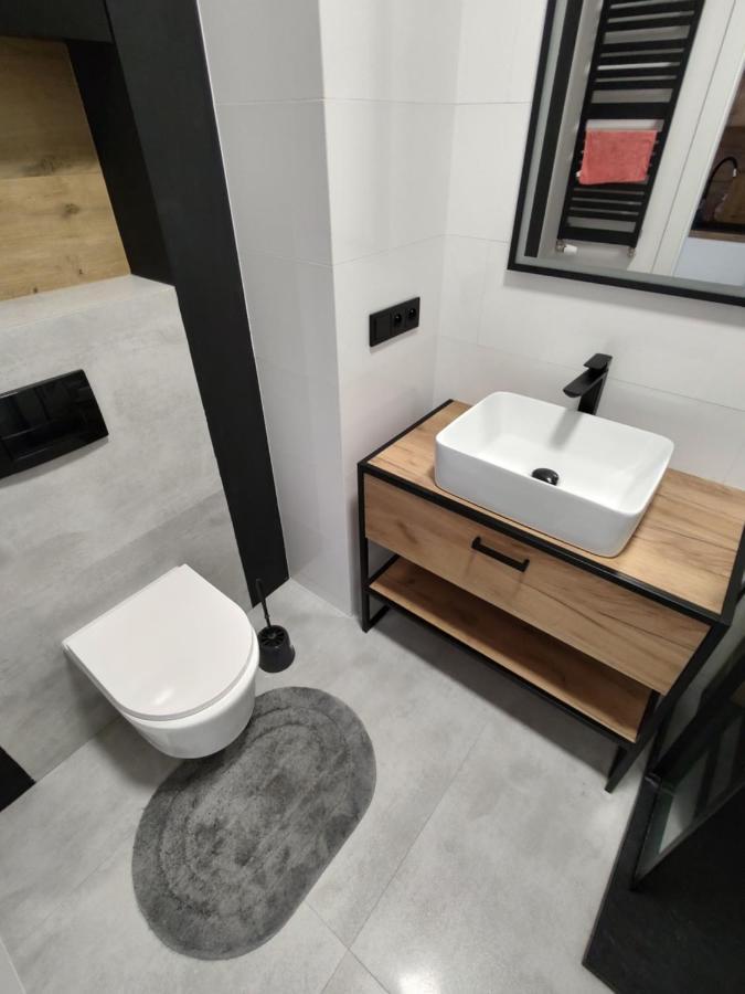 Appartamento Uroczy Apartament Z Miejscem Na Auto W Garazu Varsavia Esterno foto
